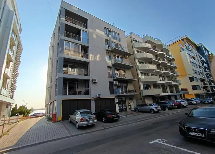 Διαμέρισμα Plaja Florian *